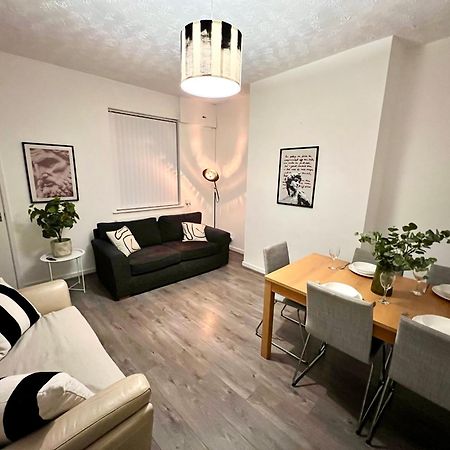 Spacious 3-Bedroom Family Home In Ince Exterior foto
